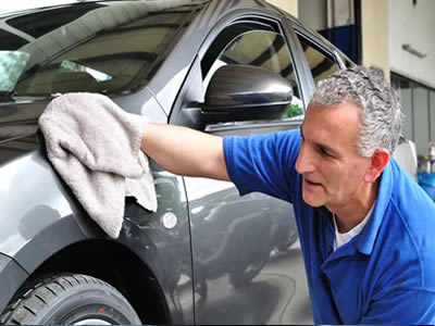 čištění vozidel a drobný servis